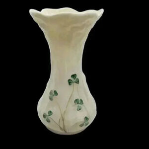 Vintage Belleek Daisy Shamrock Vase Bud Bouquet Gift 1980-92 Mark Ireland Mint